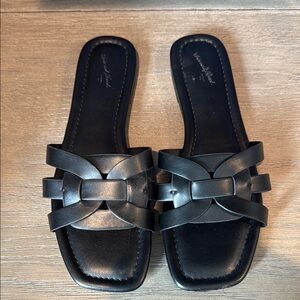 Women's universal threads black woven slides. Size 38. New